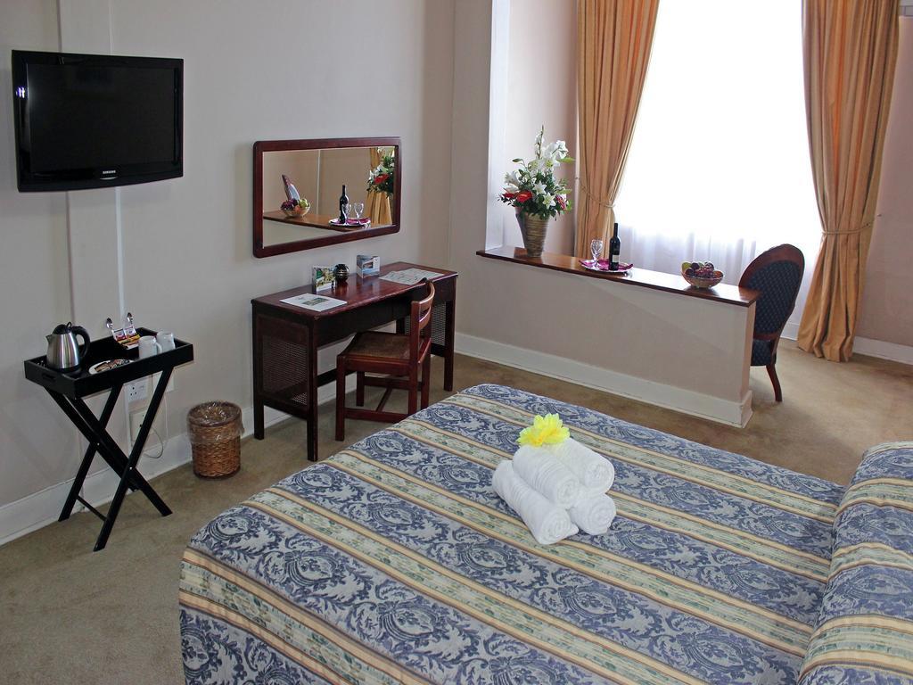 Durban Manor Hotel And Conference Centre Buitenkant foto