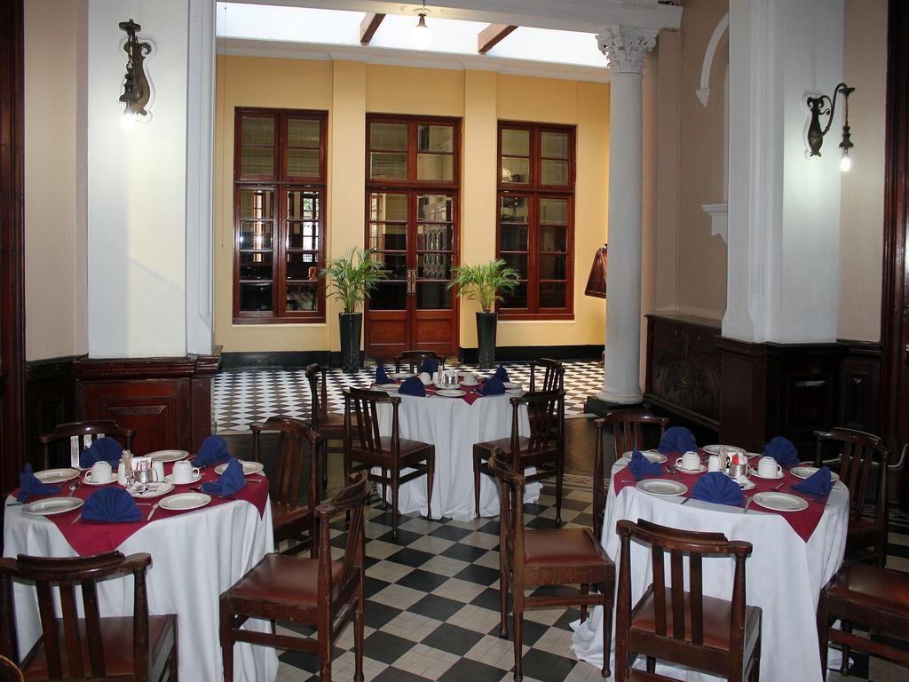 Durban Manor Hotel And Conference Centre Buitenkant foto
