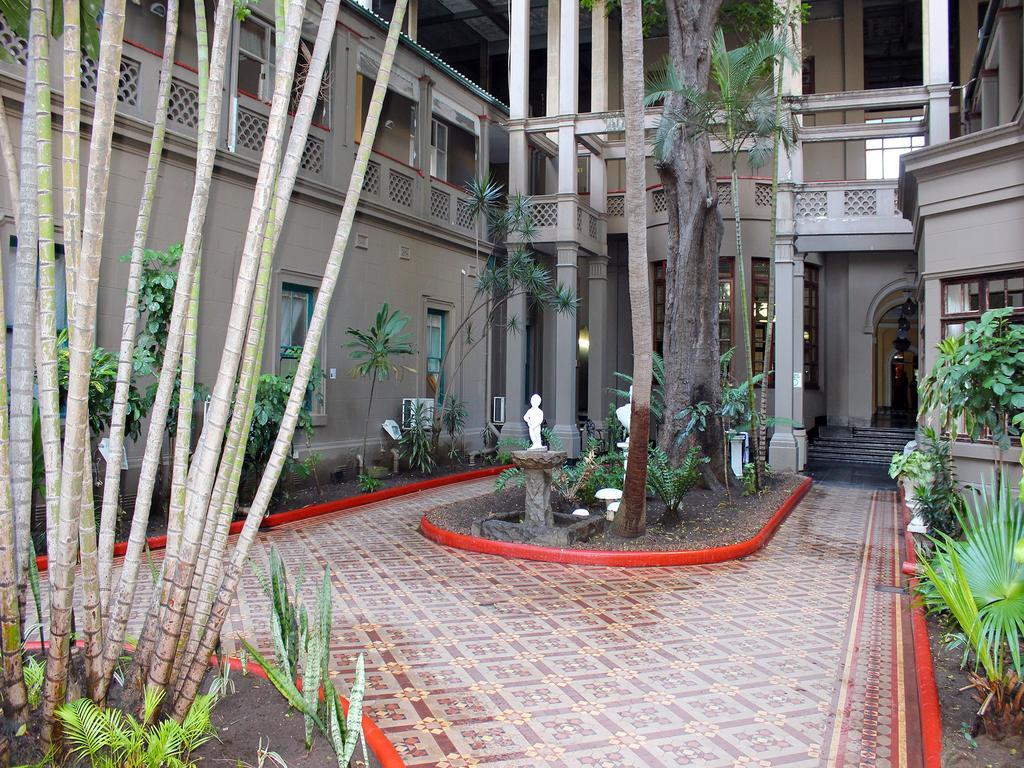 Durban Manor Hotel And Conference Centre Buitenkant foto