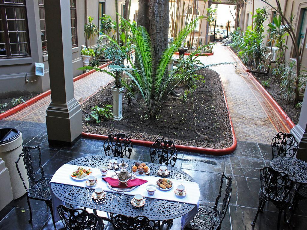 Durban Manor Hotel And Conference Centre Buitenkant foto