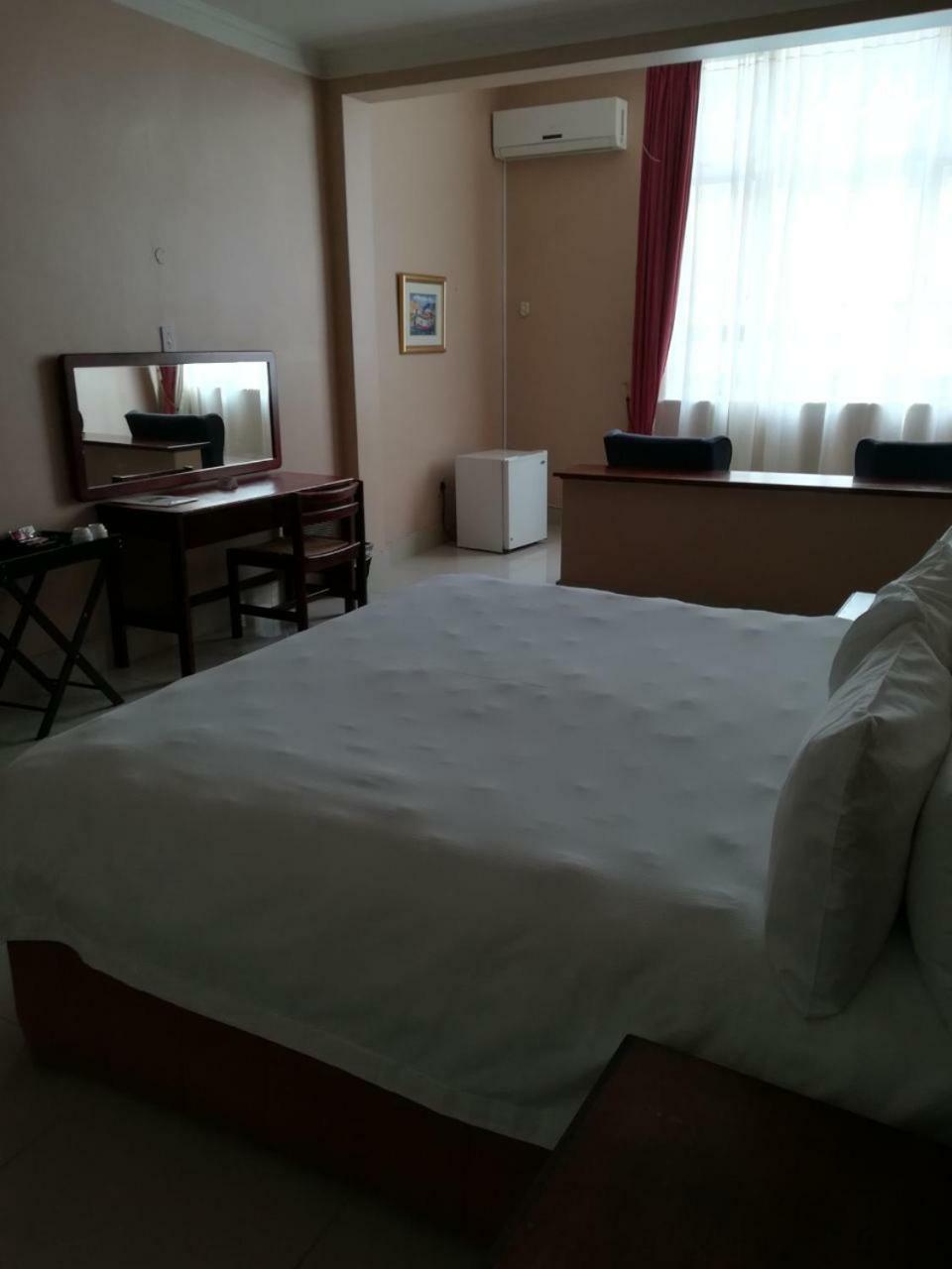 Durban Manor Hotel And Conference Centre Buitenkant foto